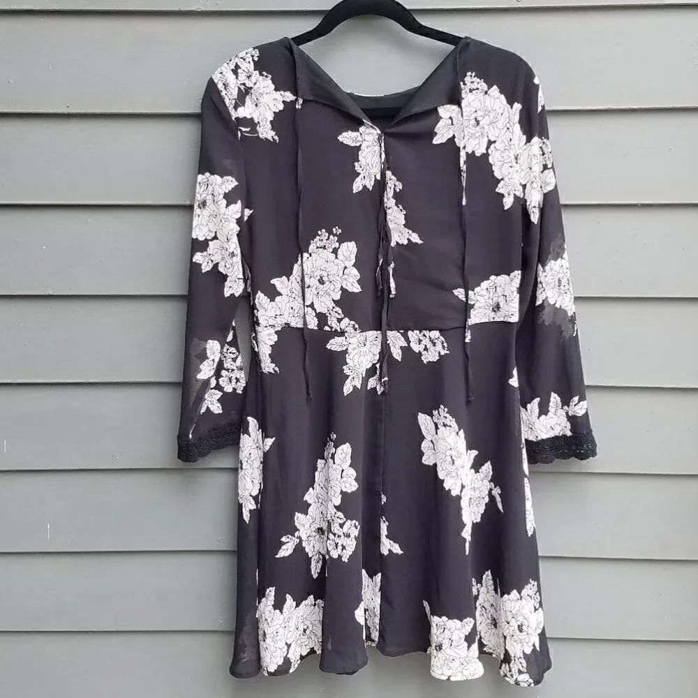 No Label Black White Floral sheer Lined Dress See Measurements